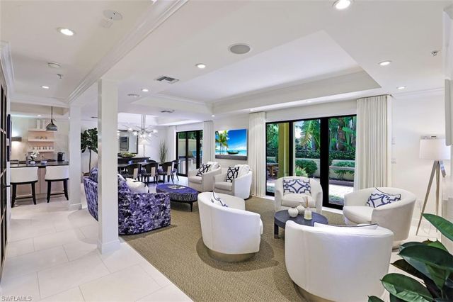 270 5th AVE S H-2, Naples, FL 34102