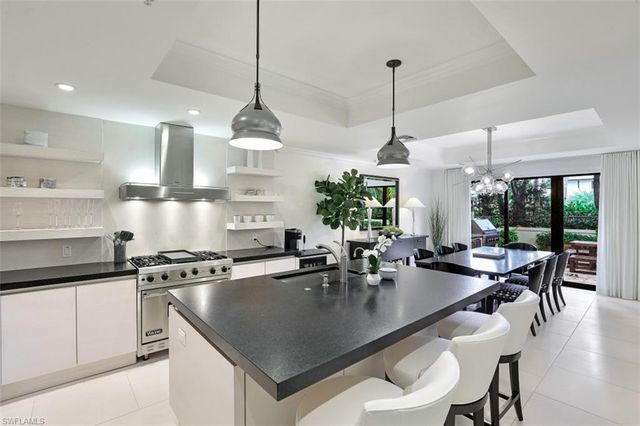 270 5th AVE S H-2, Naples, FL 34102