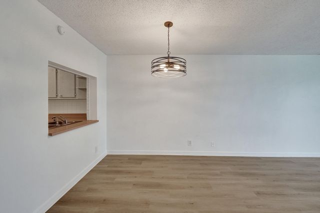 9470 Poinciana Place 308, Davie, FL 33324