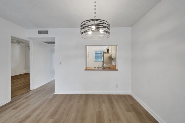 9470 Poinciana Place 308, Davie, FL 33324