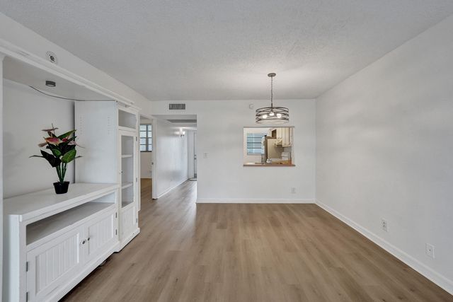 9470 Poinciana Place 308, Davie, FL 33324