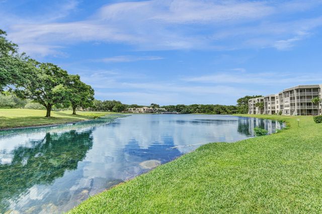 9470 Poinciana Place 308, Davie, FL 33324