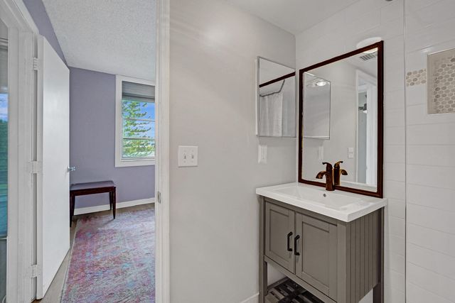 9470 Poinciana Place 308, Davie, FL 33324