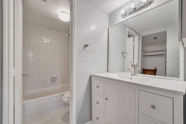 9470 Poinciana Place 308, Davie, FL 33324