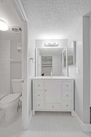 9470 Poinciana Place 308, Davie, FL 33324