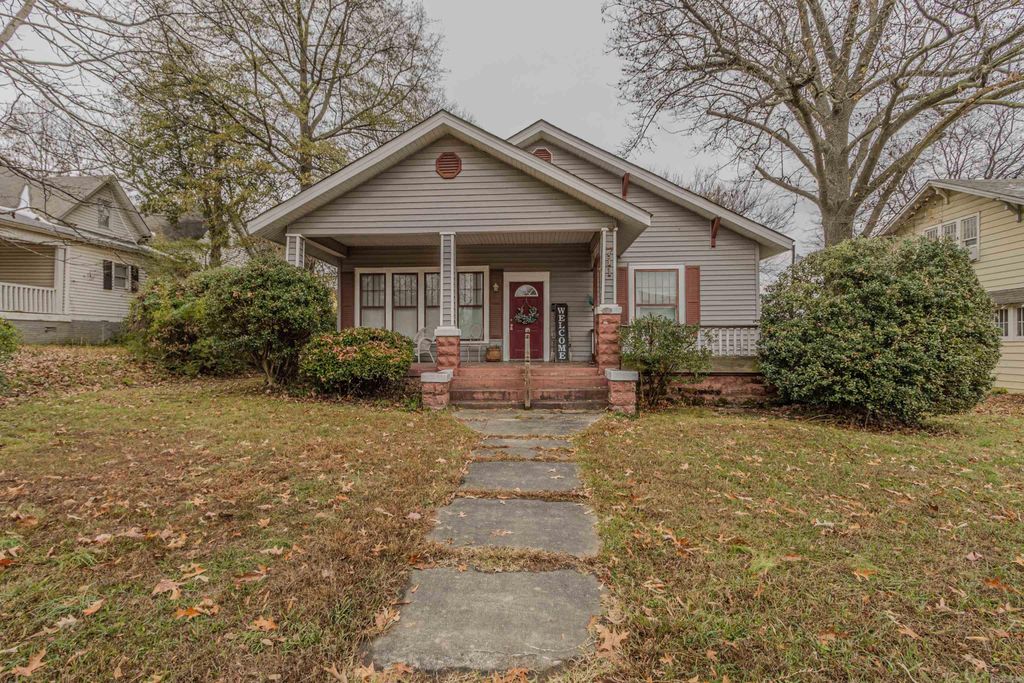 711 W Emerson Street, Paragould, AR 72450