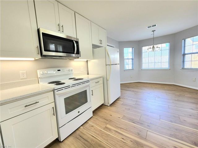5837 Glen View DR, Virginia Beach, VA 23464