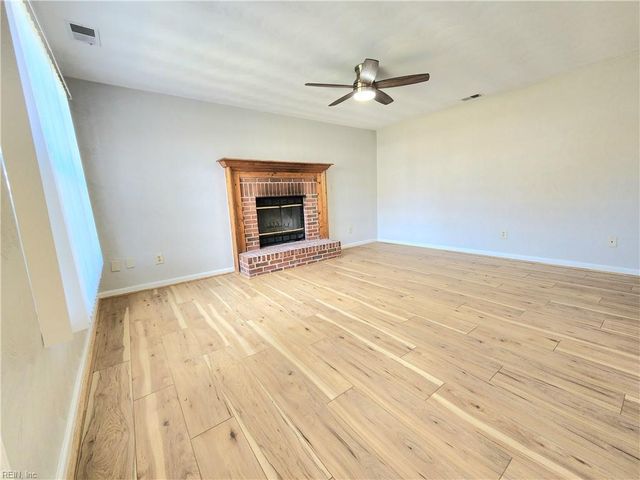 5837 Glen View DR, Virginia Beach, VA 23464