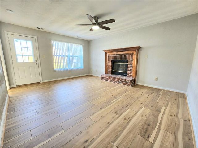 5837 Glen View DR, Virginia Beach, VA 23464
