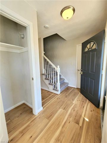 5837 Glen View DR, Virginia Beach, VA 23464