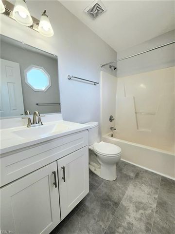 5837 Glen View DR, Virginia Beach, VA 23464