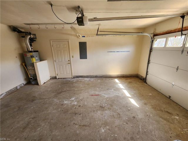 5837 Glen View DR, Virginia Beach, VA 23464