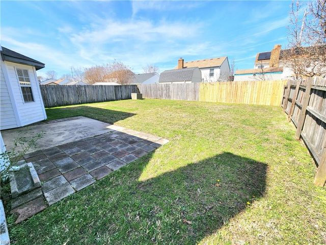 5837 Glen View DR, Virginia Beach, VA 23464