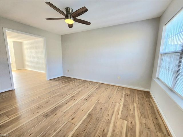 5837 Glen View DR, Virginia Beach, VA 23464