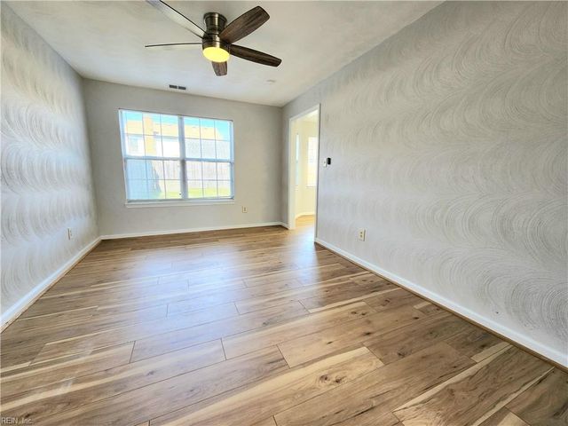 5837 Glen View DR, Virginia Beach, VA 23464