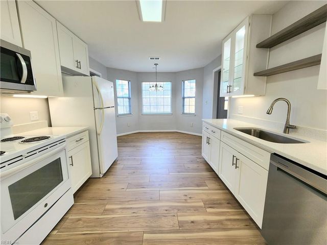 5837 Glen View DR, Virginia Beach, VA 23464
