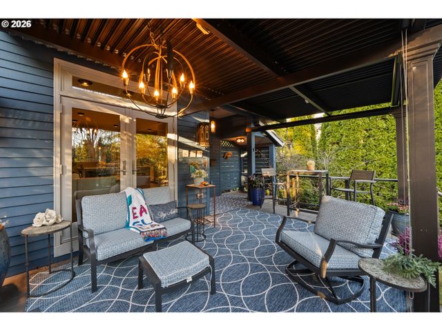 13048 KNAUS Rd, Lake Oswego, OR 97034