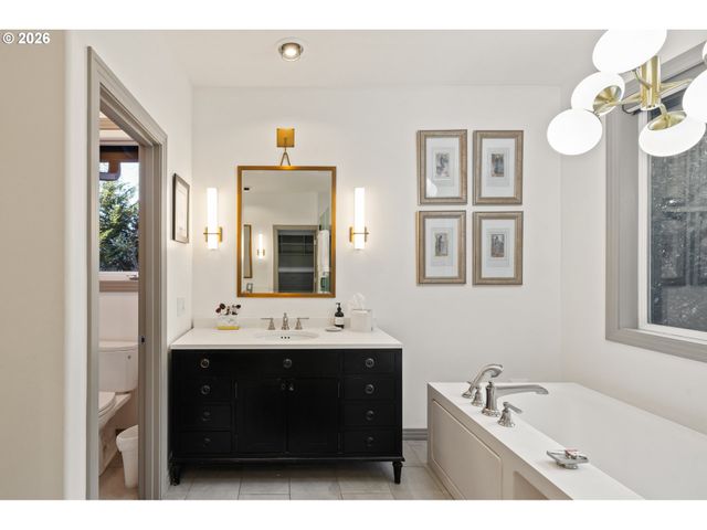 13048 KNAUS Rd, Lake Oswego, OR 97034