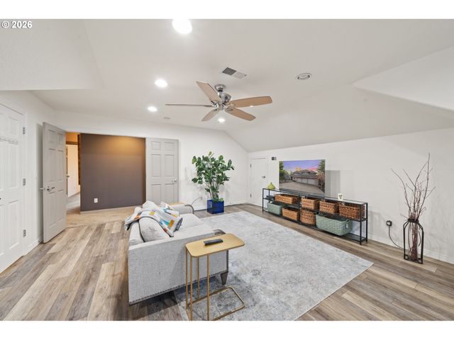 13048 KNAUS Rd, Lake Oswego, OR 97034