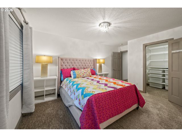 13048 KNAUS Rd, Lake Oswego, OR 97034