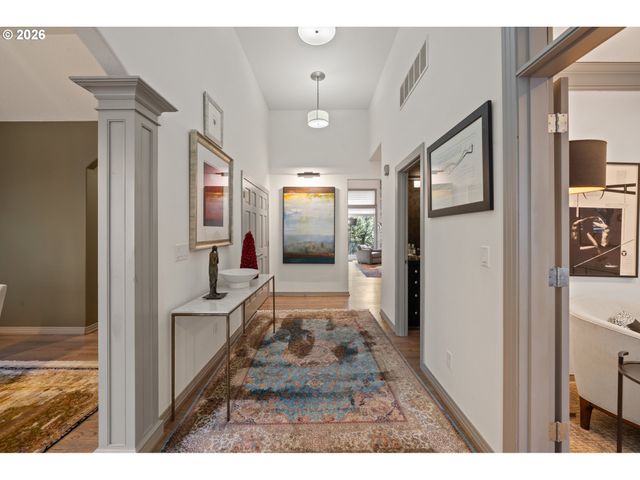 13048 KNAUS Rd, Lake Oswego, OR 97034