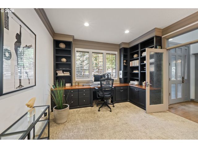 13048 KNAUS Rd, Lake Oswego, OR 97034