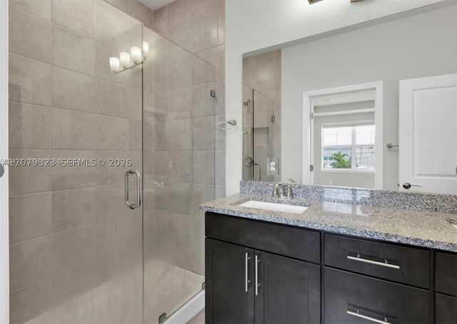 1240 Eucalyptus Dr 2, Hollywood, FL 33021