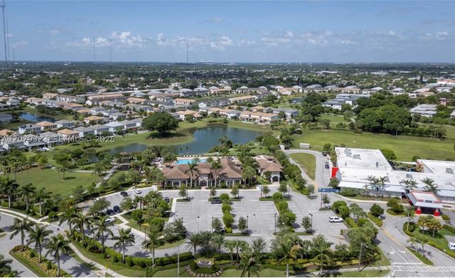 1240 Eucalyptus Dr 2, Hollywood, FL 33021