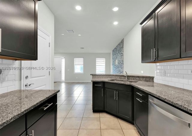 1240 Eucalyptus Dr 2, Hollywood, FL 33021
