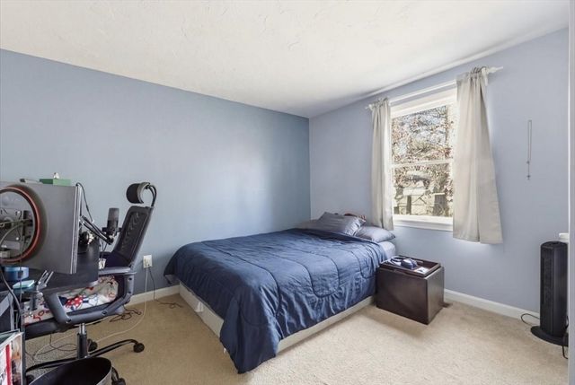 70 Quinaquisset Ave, Mashpee, MA 02649