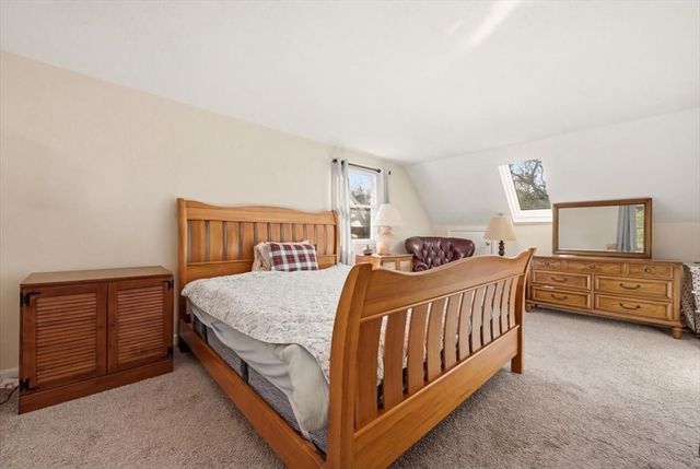 70 Quinaquisset Ave, Mashpee, MA 02649