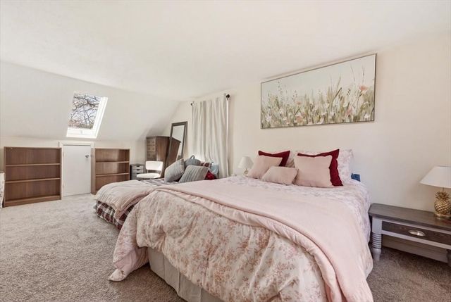 70 Quinaquisset Ave, Mashpee, MA 02649