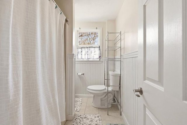 70 Quinaquisset Ave, Mashpee, MA 02649