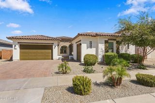 14054 W DESERT HOLLOW Drive, Surprise, AZ 85387