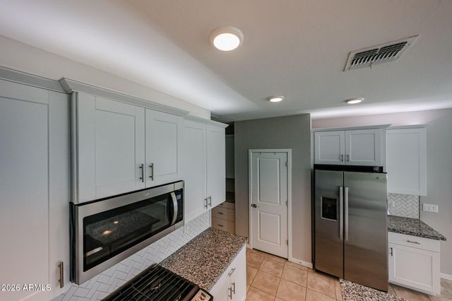 20179 W BADGETT Lane, Litchfield Park, AZ 85340