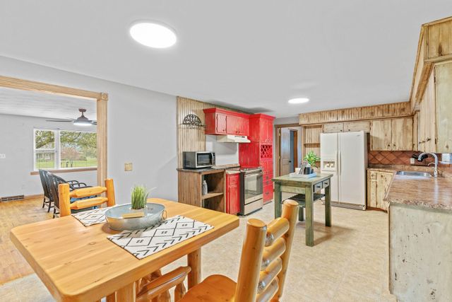 4230 N Farm Road 159, Springfield, MO 65803