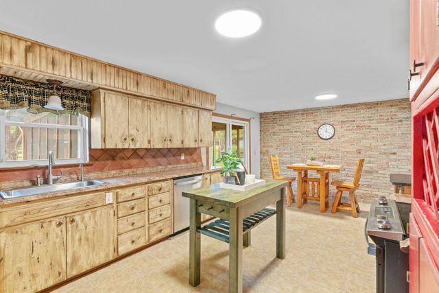 4230 N Farm Road 159, Springfield, MO 65803