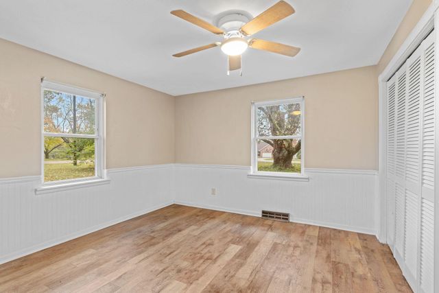 4230 N Farm Road 159, Springfield, MO 65803