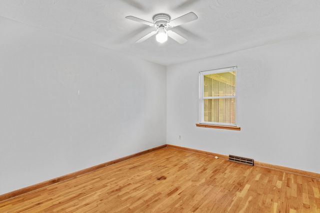 4230 N Farm Road 159, Springfield, MO 65803