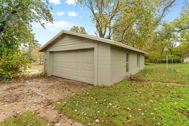 4230 N Farm Road 159, Springfield, MO 65803