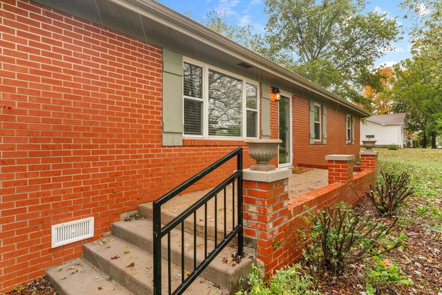 4230 N Farm Road 159, Springfield, MO 65803