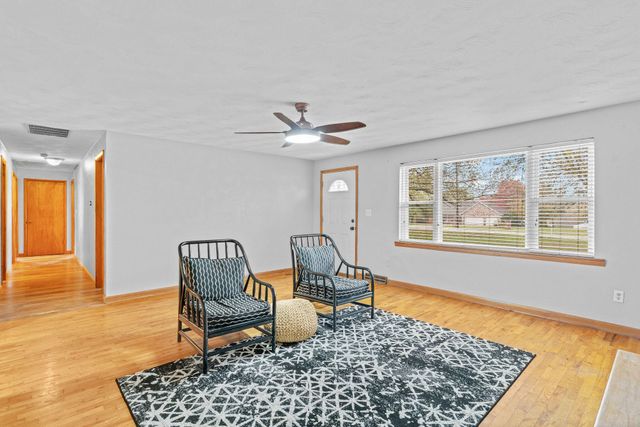 4230 N Farm Road 159, Springfield, MO 65803