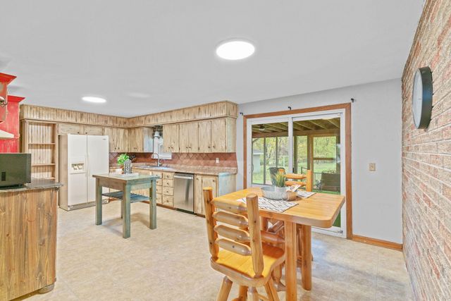 4230 N Farm Road 159, Springfield, MO 65803