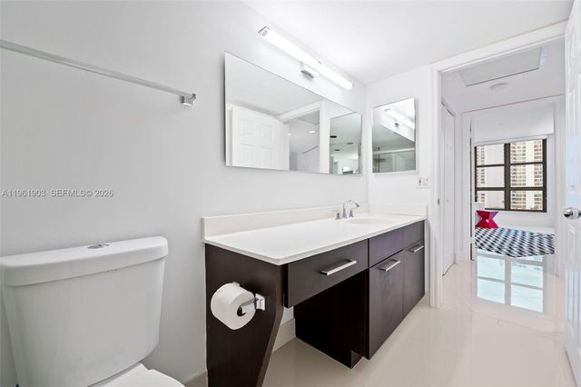 3500 Mystic Pointe Dr 1007, Aventura, FL 33180