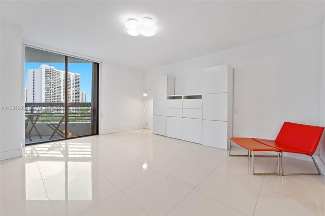 3500 Mystic Pointe Dr 1007, Aventura, FL 33180