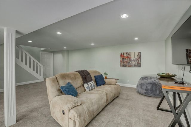 1967 Crescent Terrace, Crescent Springs, KY 41017