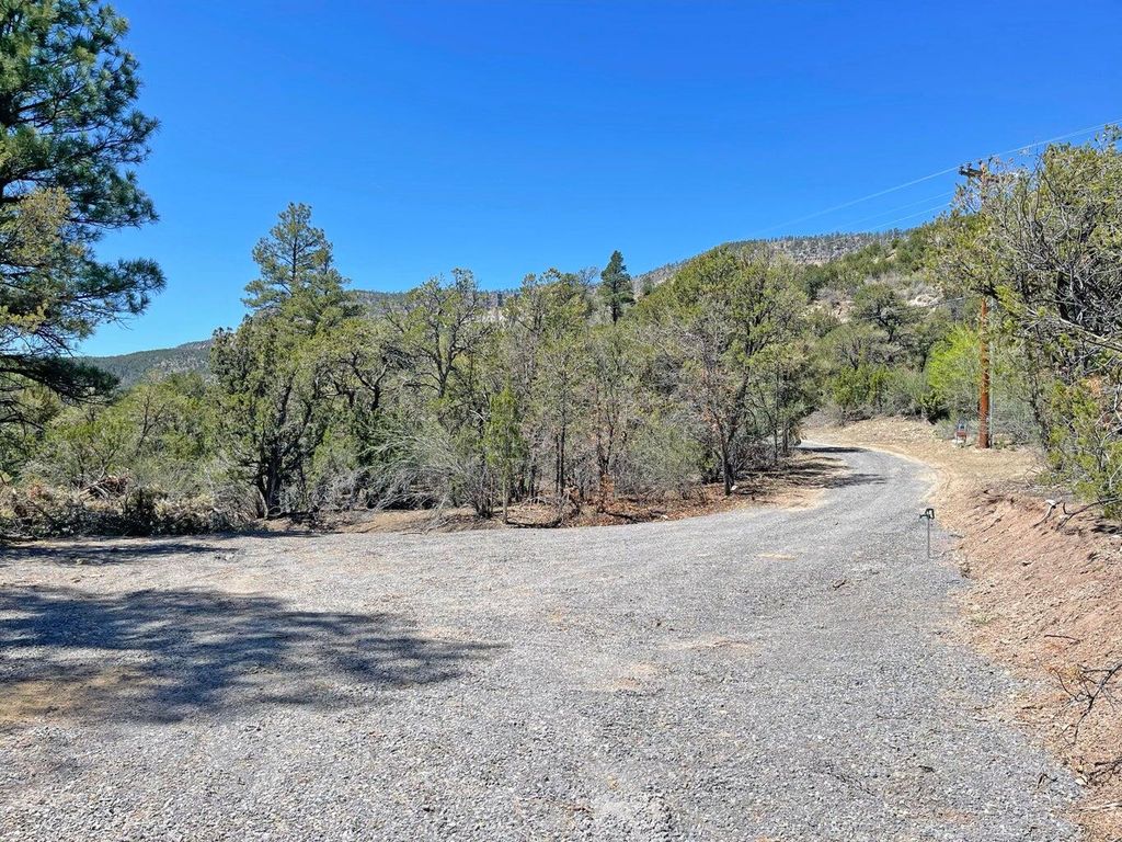 Image 6 of property listing at 0 Raptor Road, Jemez Springs, NM 87025