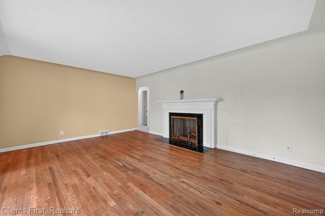 11000 Clinton River Road, Sterling Heights, MI 48314