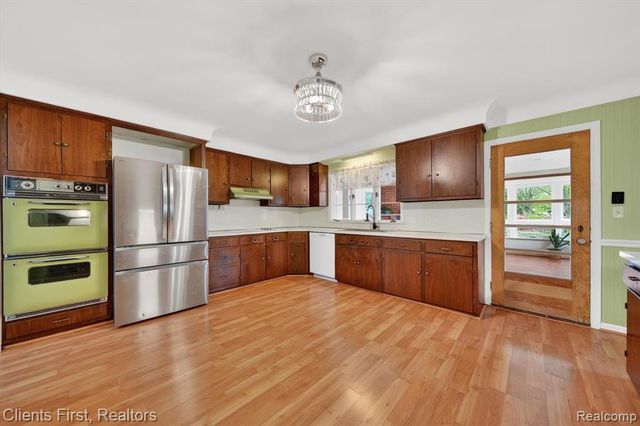 11000 Clinton River Road, Sterling Heights, MI 48314