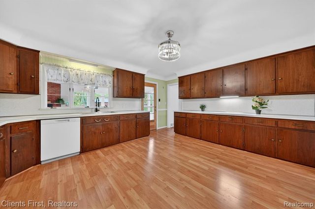 11000 Clinton River Road, Sterling Heights, MI 48314